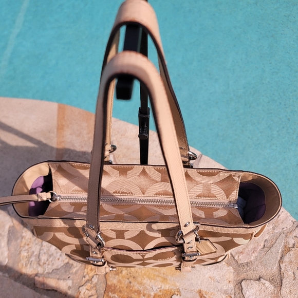 Coach Signature Buckle Tote Bag Tan With Leather Trim - Picture 11 of 14